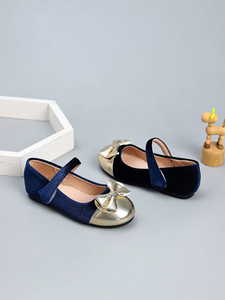 Zapatos Planos Personalizados para Niños, Zapatos de Vestir de Terciopelo Azul con Punta Dorada - Product Image 4