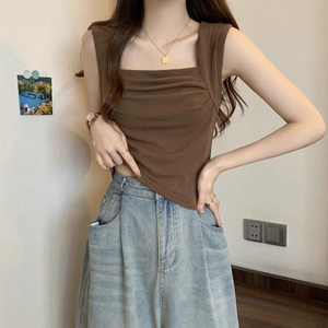 Trägerloses Tanktop für Damen im neuen Sommerstil, perfekt zum Schichten oder zum Tragen allein, mit plissierten breiten Trägern und einem trägerlosen Design. - Product Image 1