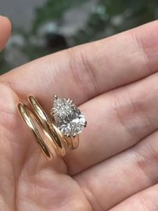 Anillo de Compromiso con Diamante Cultivado en Laboratorio de 2 Quilates en Forma de Pera, Banda Trenzada, Oro Amarillo de 14K, Certificado IGI, Estilo Clásico, Marca APRICOT JEWELS - Product Image 6