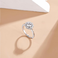Bagues pour dames personnalisées avec le dernier design Bague de mariage Moissanite en diamant de laboratoire de promesse de Noël en argent 925 pour filles