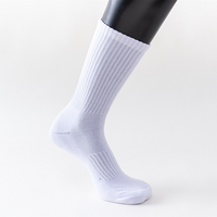 Vente en gros de chaussettes JISEN en coton de couleur noire et blanche unisexe avec logo personnalisé