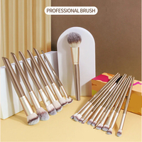 Ensemble de pinceaux de maquillage professionnels OEM personnalisés, 18 pièces, poils synthétiques de qualité supérieure, kit de pinceaux cosmétiques avec boîte pour le visage et les yeux