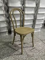 Chaise Thonet en résine brun foncé à grain de bois de haute qualité pour hôtels, événements et mariages