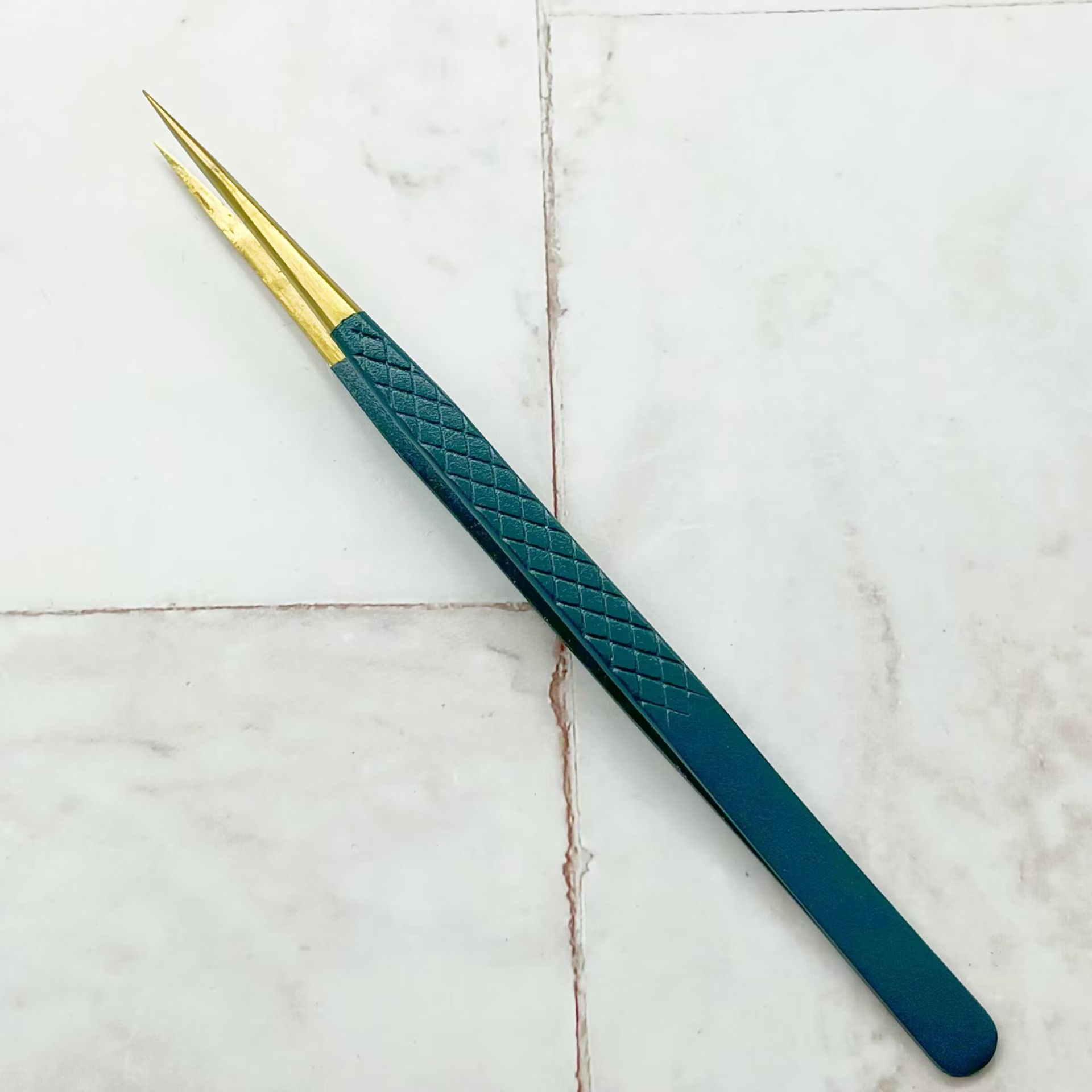 ( Sandy Green with Gold Reticulation ) Slender Peacock Clip