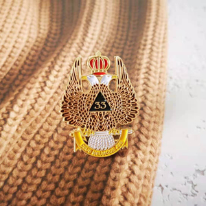 Pin de Lapela Maçônico Premium Banhado a Ouro |   Emblema Maçônico Coroa de Duas Águas-águedas BLM34 |   Liga de Zinco 2.4*3.2cm - Product Image 3