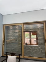 Puerta de Entrada de Primera Categoría con Construcción de Madera y Aleación de Aluminio, Revestimiento de Arce Americano y Diseño de Esquinas Redondeadas para Villa
