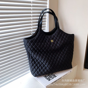 Sac fourre-tout de mode pour femmes 2025 nouveau sac à main de banlieue de grande capacité élégant à la mode - Product Image 6