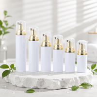 Bouteille en mousse plastique 30ml 40ml 50ml 60ml PET blanche transparente pour nettoyant visage, mousse de savon, flacons pompe avec couvercle doré