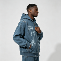 Sweat à capuche bleu délavé et vieilli avec fermeture éclair, imprimé Kornit DTG Grunge Smile Thunder, bords effilochés, style streetwear