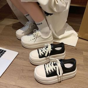 Nouvelles chaussures décontractées pour femmes 2026, baskets blanches à semelle épaisse tendance, chaussures de marche quotidiennes polyvalentes pour le campus - Product Image 5