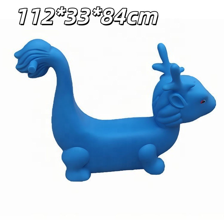 Petite voiture de patinage sur glace dragon