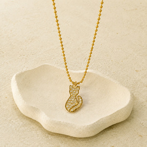 Graziosa Collana con Ciondolo a Forma di Gatto in Acciaio Inossidabile Dorato con Strass, Regalo per Amanti dei Gatti, Gioiello da Collo per Donne - Product Image 4