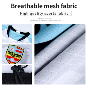 Conjunto de Uniforme de Fútbol Personalizado con Rayas Rojas y Azules para Adultos, Jersey Transpirable de Secado Rápido, Ideal para Partidos de Equipos Deportivos al Aire Libre y Entrenamiento - Product Image 3