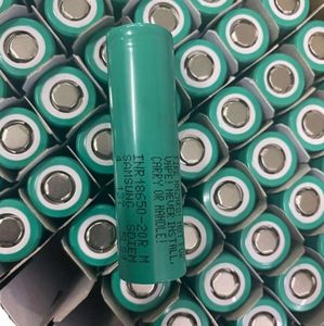 高品质圆柱形18650电池，配有ROHS认证电池3.7伏可充电18650锂离子电池2000毫安时 - Product Image 1