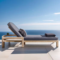 Chaise longue d'extérieur en teck massif moderne avec coussins - Résistante aux UV, écologique, durable pour une utilisation dans les hôtels et les cours