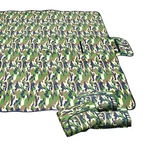 Alfombra de picnic de camuflaje multifunción de 145*180cm