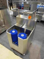 Mini Lave-chaussures en Acier Inoxydable, Machine Compacte pour Nettoyer les Chaussures dans les Espaces Étroits des Usines Agroalimentaires