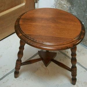 Taburete Bajo de Madera Vintage Barato con 3 Patas Estilo Boho Chic - Product Image 3