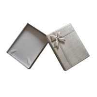 Boîte d'emballage rigide personnalisable en papier pour bijoux, vente en gros premium, logo gaufré personnalisé, impression feuille d'or, fermeture magnétique, recyclée
