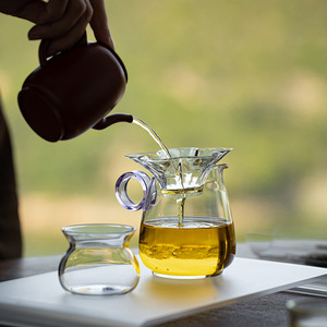 Taza de cristal de borosilicato de alta resistencia con asa redonda morada, dispensador de té para juego de té Kung Fu, uso en el té de la tarde - Product Image 4