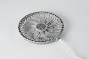 Nouveau support d'ordinateur portable Jiantian avec ventilateur léger, pivotant, portable, rotation à 360°, ventilateur magnétique, acier, silicone, 26x23x3.5cm - Product Image 4