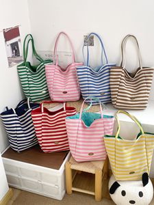 Sac fourre-tout en nylon durable Stitch Dachshund, grande capacité, réversible, pour les voyages <span class=keywords><strong>de</strong></span> week-end, le shopping, les boutiques et les cadeaux - Product Image 2