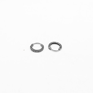 Boucles d'oreilles créoles Yunnique en acier titane, design géométrique, pour hommes et femmes, bijoux de mode, fabriquées à Guangzhou - Product Image 2