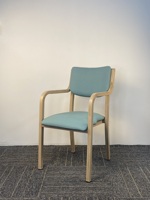 Chaise de salle à manger légère en bois massif avec accoudoirs, chaise rembourrée en tissu vert sarcelle pour hôtel, restaurant chinois, salle à manger occidentale et salon d'affaires