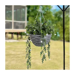 HL-72 pas cher prix fausse feuille d'eucalyptus et fleur blanche vigne suspendu plante artificielle dans un panier rond pour la décoration de la cour