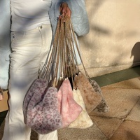 Sac fourre-tout élégant en peluche à imprimé léopard, grande capacité, nouvelle mode 2026, sac à bandoulière de luxe pour femme
