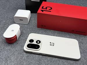 Smartphone OPPO One Plus 15 5G à succès avec Snapdragon 8 Elite Gen5, écran 6,78 pouces 165 Hz, batterie 7300 mAh et charge rapide 120 W - Product Image 5