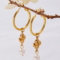 Boucles d'oreilles pendantes en forme de trèfle à quatre feuilles creux ZSZL avec perle et plaqué or 18 carats, en acier inoxydable, bijoux tendance et polyvalents