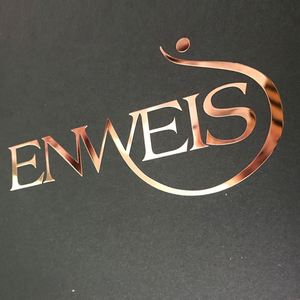Etiquetas Metálicas Autoadhesivas Personalizadas de Alta Calidad con Logotipo 3D, Transferencia UV, Resistentes al Agua, con Acabado Metálico Brillante en Níquel, Dorado y Plateado - Product Image 3