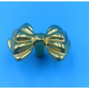 Tirador de latón con forma de mariposa, pomo decorativo de estilo francés para puerta de cajón, muebles de cocina - Product Image 1