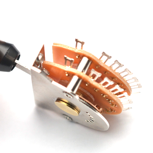 Sélecteur de <span class=keywords><strong>guitare</strong></span> à 24 broches à cinq positions pour instrument électrique, câblage de micro de basse avec option de boutons de trois couleurs - Product Image 6