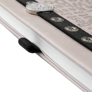 Sổ Tay Bìa Cứng A5 Với Khóa Kim Loại Ban Nhạc Đàn Hồi <span class=keywords><strong>Logo</strong></span> Nổi Nhật Ký Da Nhật Ký Tùy Chỉnh - Product Image 2