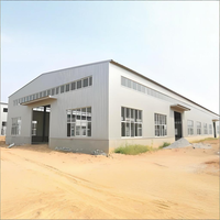 Kits d'entrepôts et d'ateliers préfabriqués en structure métallique moderne avec une durée de vie de 70 ans, certifiés ISO9001/CE