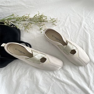 Robe d'extérieur décontractée pour femmes à la mode utiliser chaussures <span class=keywords><strong>de</strong></span> ballet à bout en satin couleur unie talons fins antidérapants doux pour l'extérieur - Product Image 3