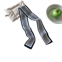 Écharpe longue et étroite classique à imprimé losanges, ruban fin élégant à rayures géométriques, accessoire pour cheveux ou chemise