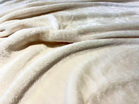 Usine en gros Queen Size 90*90 pouces doux flanelle polaire couvertures jette 288F 280 Gsm personnalisé Polyester tricoté Portable maison