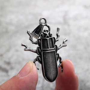 Collar con Colgante de Escarabajo de Acero Inoxidable, Diseño Geométrico de Insecto, Joyería de Moda Unisex - Product Image 4