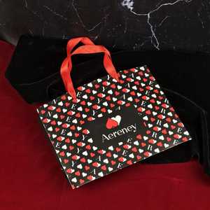 High Quality Coated Paper <b>Gift</b> <b>Bags</b> with Hot Stamping and Custom Colors <b>Luxury</b> Shopping <b>Bags</b> for Candle Use Wholesale - Product Image 1