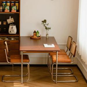 Silla de comedor moderna de piel sintética y metal con asiento acolchado y respaldo de bastón para el comedor del hogar, la oficina o los asientos de café - Product Image 3