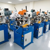 Machine de découpe de tuyaux manuelle avec coupe à 45 degrés