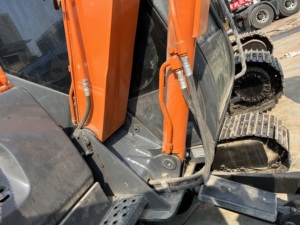 Excavatrice hydraulique d'occasion Hitachi ZX60 6 tonnes d'origine japonaise avec moteur Yanmar, boîte de vitesses et pompe pour travaux d'aménagement paysager, certifiée CE EPA, en stock - Product Image 4