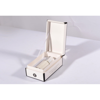 Boîte d'emballage en carton blanc mat personnalisée pour produits de soin de la peau, boîte cadeau pliante de luxe avec couvercle magnétique