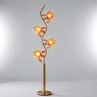 Lampe de sol en métal courbé haut de gamme, 4 têtes de fleurs en verre, luminaire décoratif pour appartement de luxe