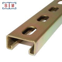 Profilé en U rainuré 12 ga, 1-5/8"x13/16", revêtu de couleur, pour système de support structurel