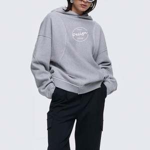 Sudadera de algodón polar para mujer, bordada con hombros caídos Sudadera con capucha, logotipo personalizado gris, Sudadera con capucha de gran tamaño personalizada - Product Image 3