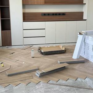 Siete Pisos de Vinilo de Lujo SPC Coloridos e Impermeables, de 5-7 mm de Grosor, Instalación con Sistema de Clic, para Uso en Interiores - Product Image 1